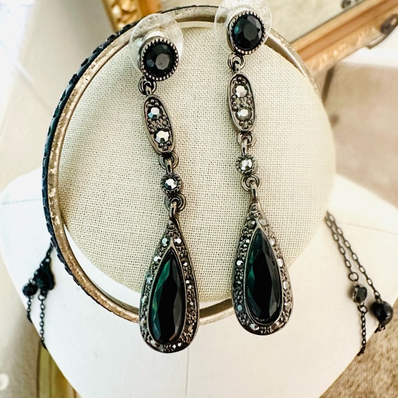 Vintage Black Jewelry Lot - Picture 4 of 13